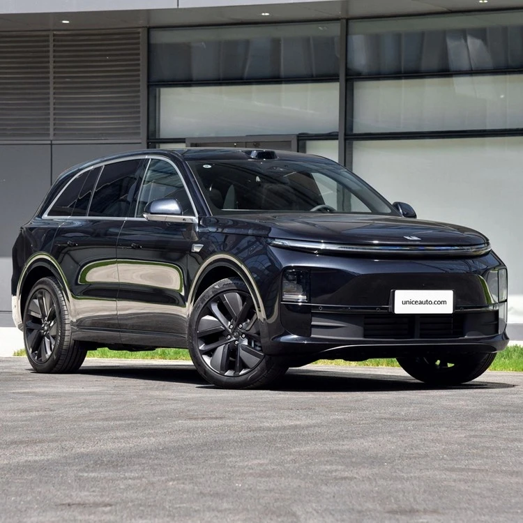 L6  five-seater  SUV